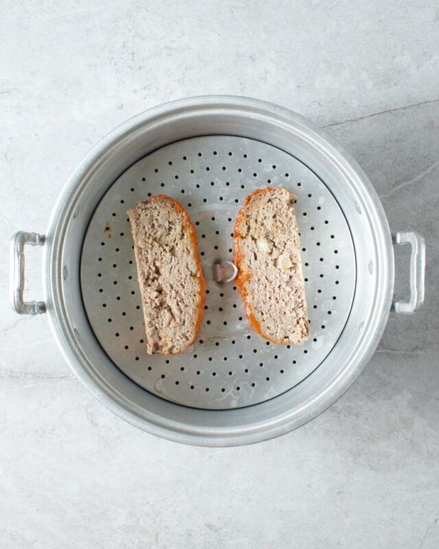 How to Reheat Meatloaf by Steaming