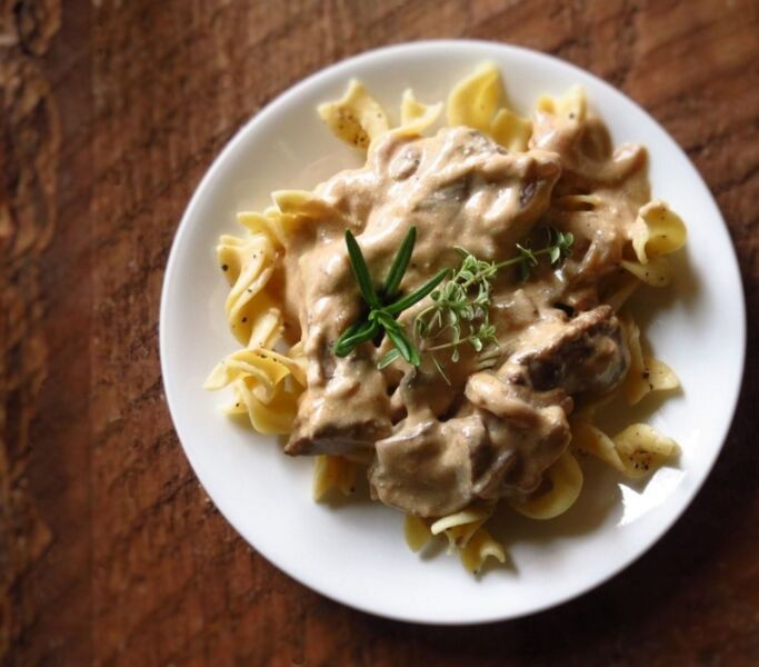 Top 14 Best Side Dishes To Serve With Beef Stroganoff