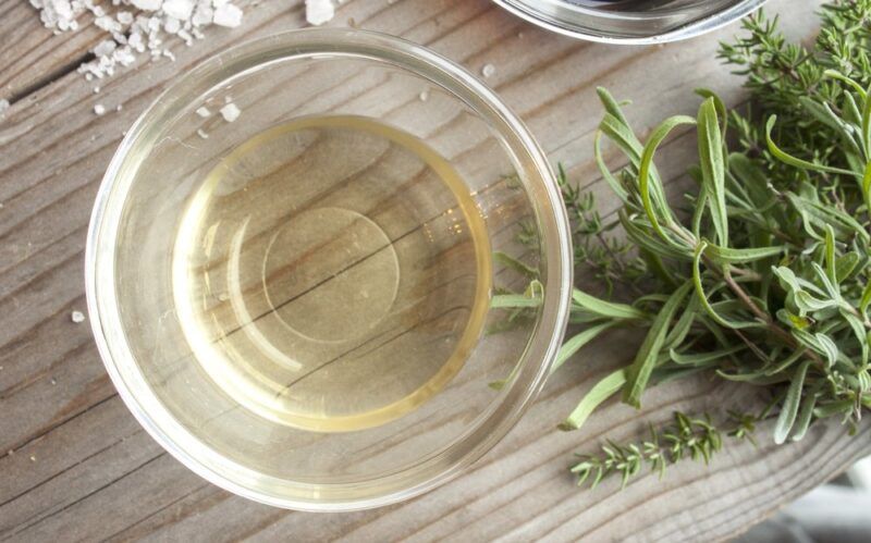 Difference between White Wine Vinegar and White Vinegar