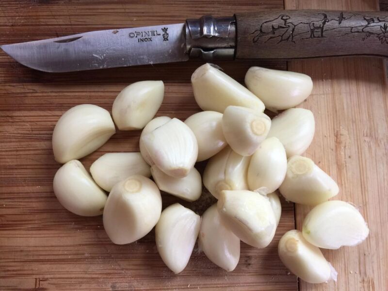 What Is the Size of a Garlic Clove?