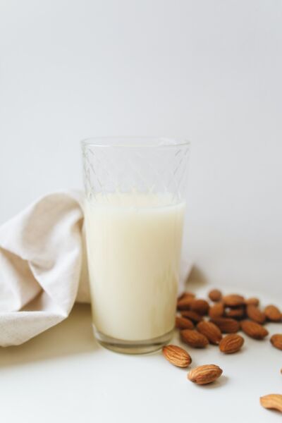 Benefits of Drinking Almond Milk